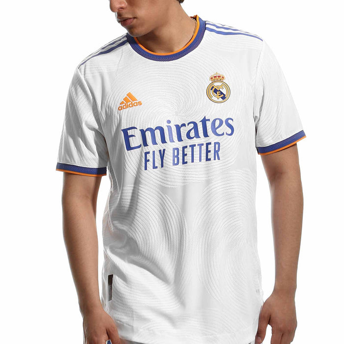 Real Madrid 2021/22 Home Player Edition professional photo