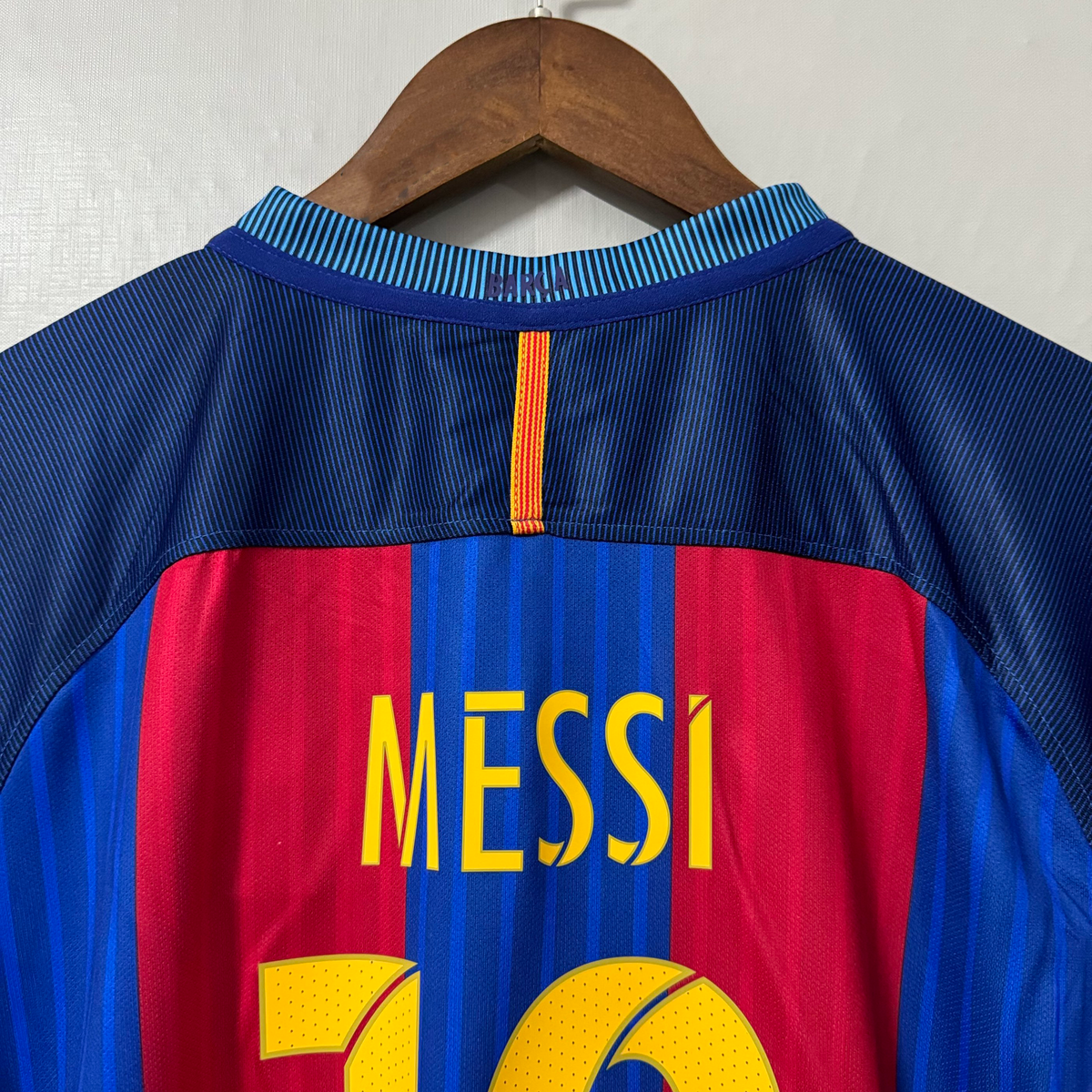 Barcelona 2016/17 Home Retro Jersey - Futivo image 4