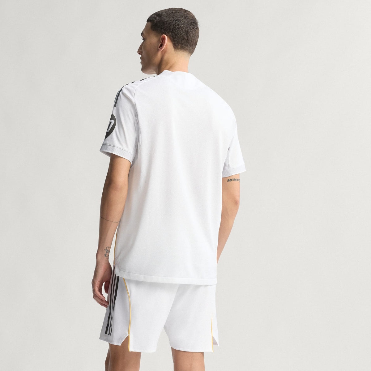 Real Madrid 25/26 Home Authentic Jersey — detail